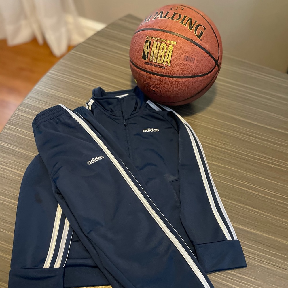 Boys adidas 2 piece track suit size 5